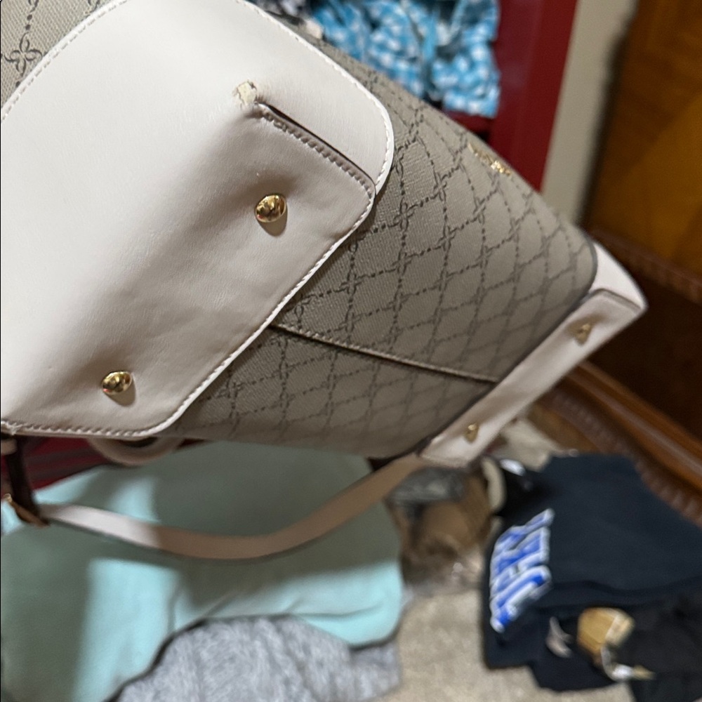 Elegant Beige Designer Handbag Nine West - Picture 5 of 5